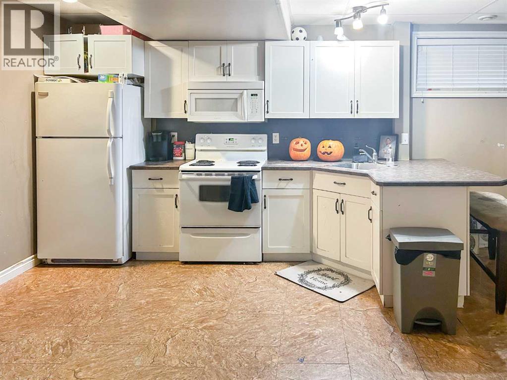 5318 54 Street, Camrose, Alberta  T4V 2B2 - Photo 5 - A2267239