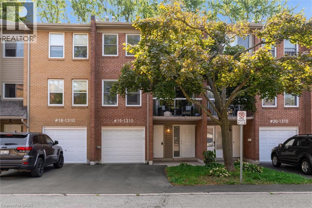 1310 Hampton Street Unit# 19, Oakville, Ontario  L6H 2S6 - Photo 2 - 40781803