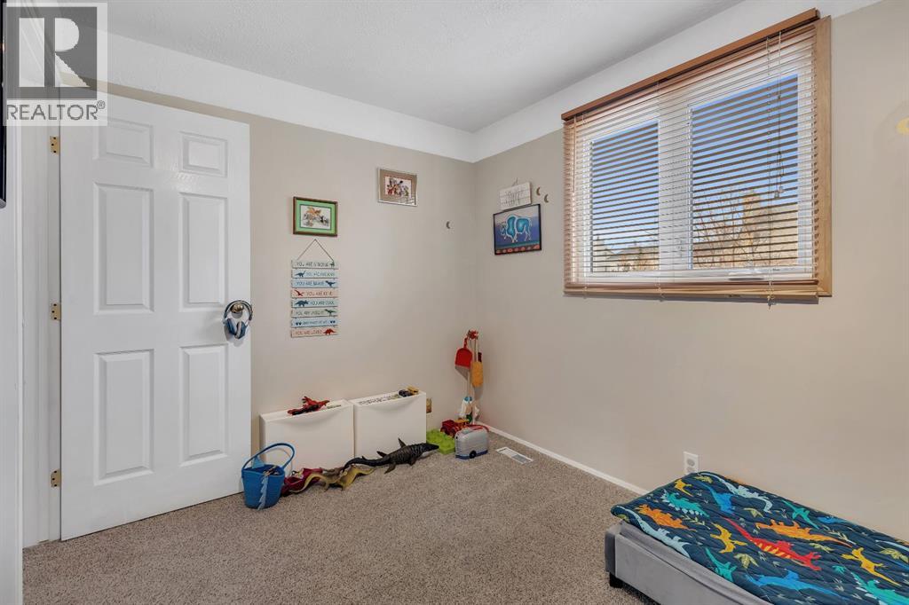 23 Millside Crescent Sw, Calgary, Alberta  t2y 2p4 - Photo 19 - A2267817