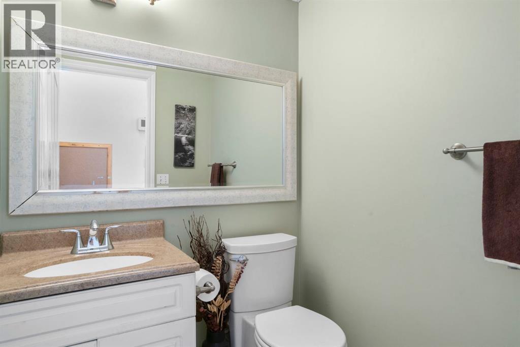 28 Hidden Park Nw, Calgary, Alberta  T3A 5K4 - Photo 15 - A2268209