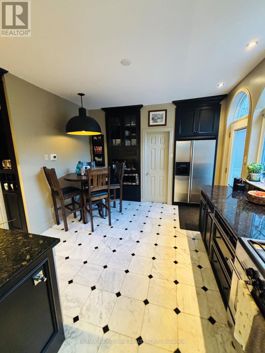 C - 181 King Street, Guelph, Ontario  N1E 4R3 - Photo 2 - X12501822