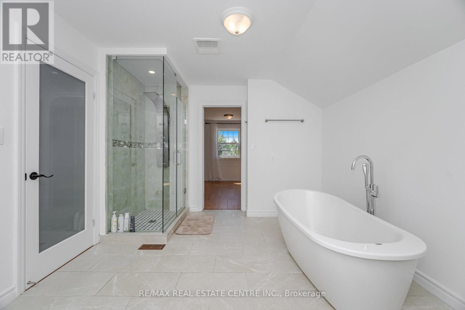 720 Lincoln Avenue, Niagara-On-The-Lake, Ontario  L0S 1J0 - Photo 33 - X12501834