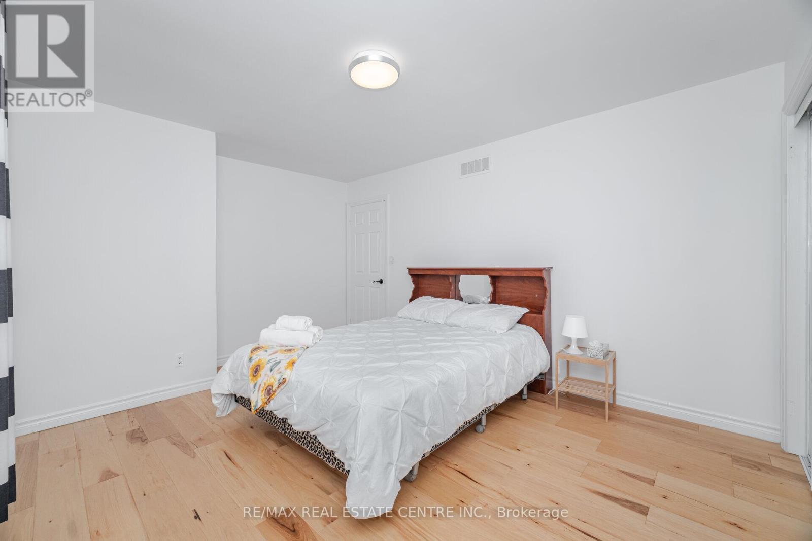 720 Lincoln Avenue, Niagara-On-The-Lake, Ontario  L0S 1J0 - Photo 36 - X12501834