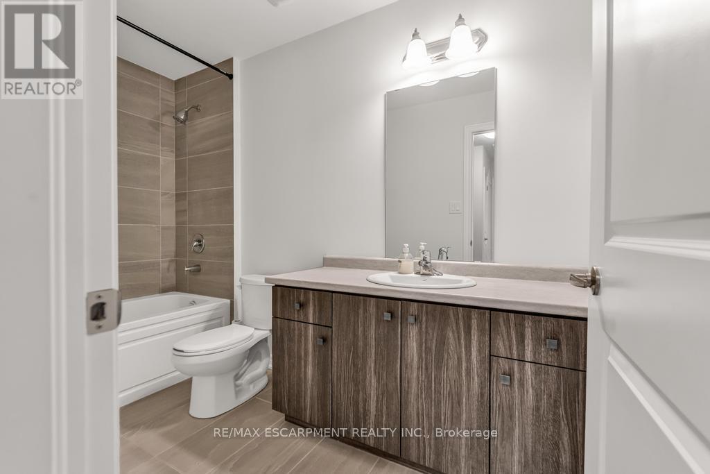 68 Dryden Lane, Hamilton, Ontario  L8H 0B6 - Photo 15 - X12501868