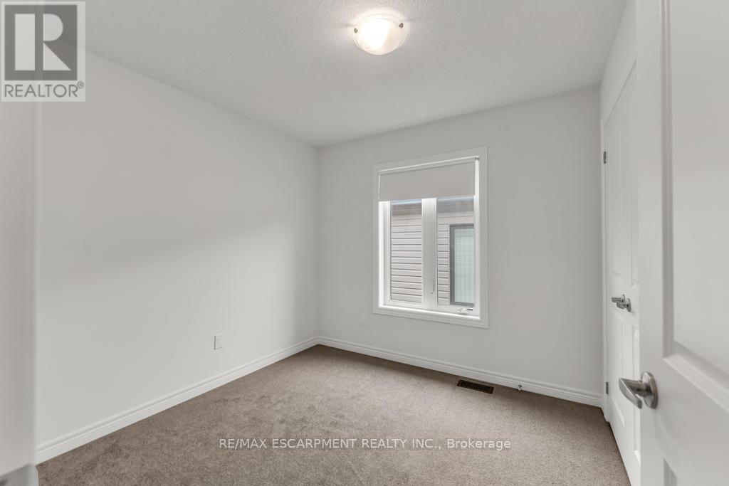 68 Dryden Lane, Hamilton, Ontario  L8H 0B6 - Photo 17 - X12501868