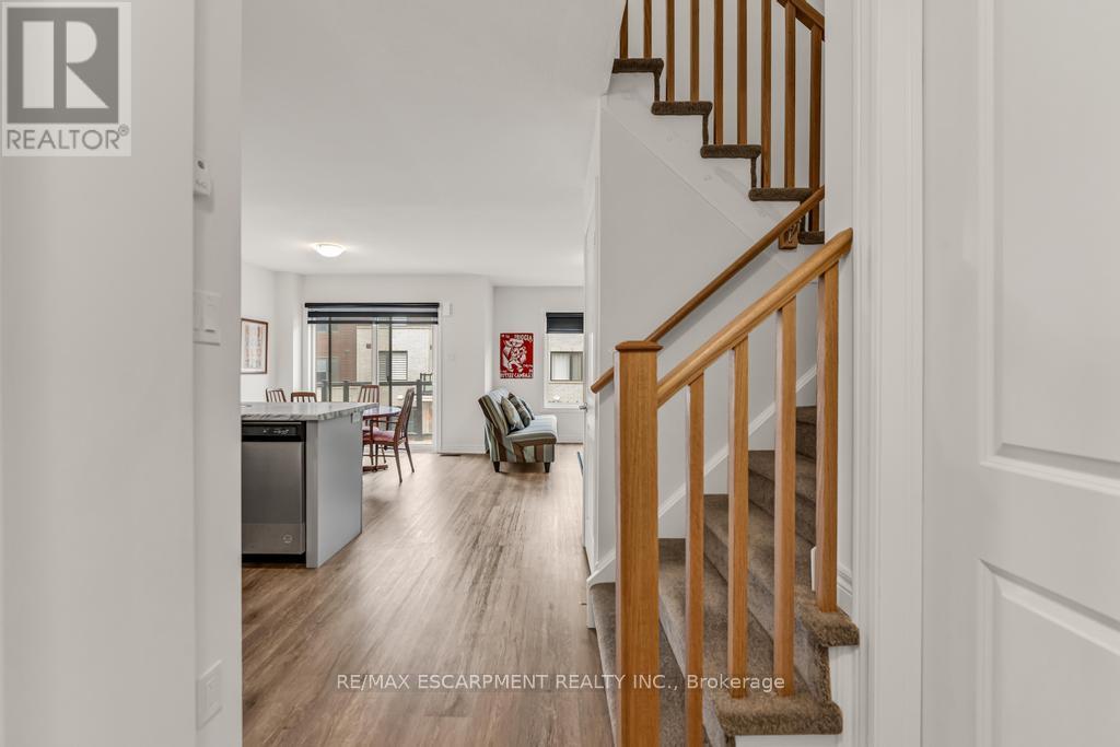 68 Dryden Lane, Hamilton, Ontario  L8H 0B6 - Photo 3 - X12501868