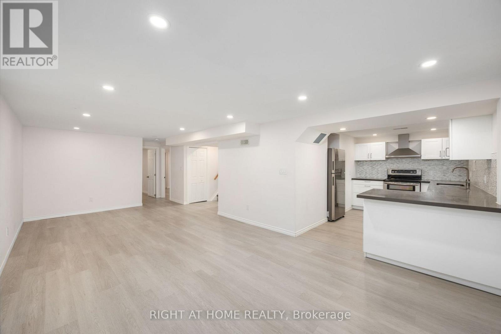 60 Champlain Avenue, Hamilton, Ontario  L8G 2H7 - Photo 18 - X12501916