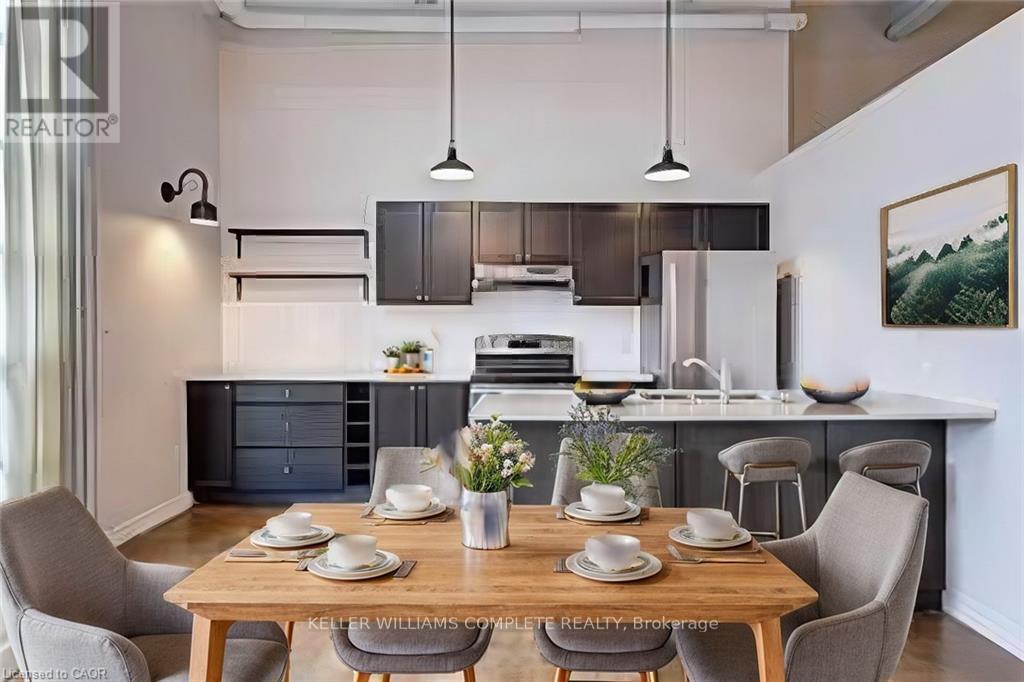 202 - 11 Rebecca Street E, Hamilton, Ontario  L8R 3H7 - Photo 4 - X12501954