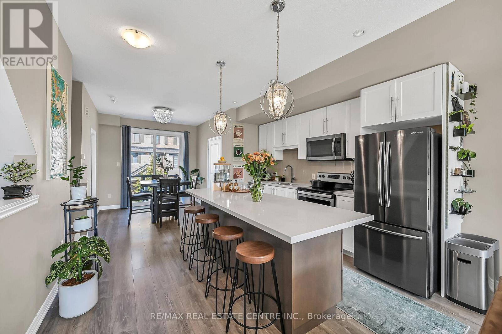 61 Esplanade Lane, Grimsby, Ontario  L3M 0H2 - Photo 10 - X12502090