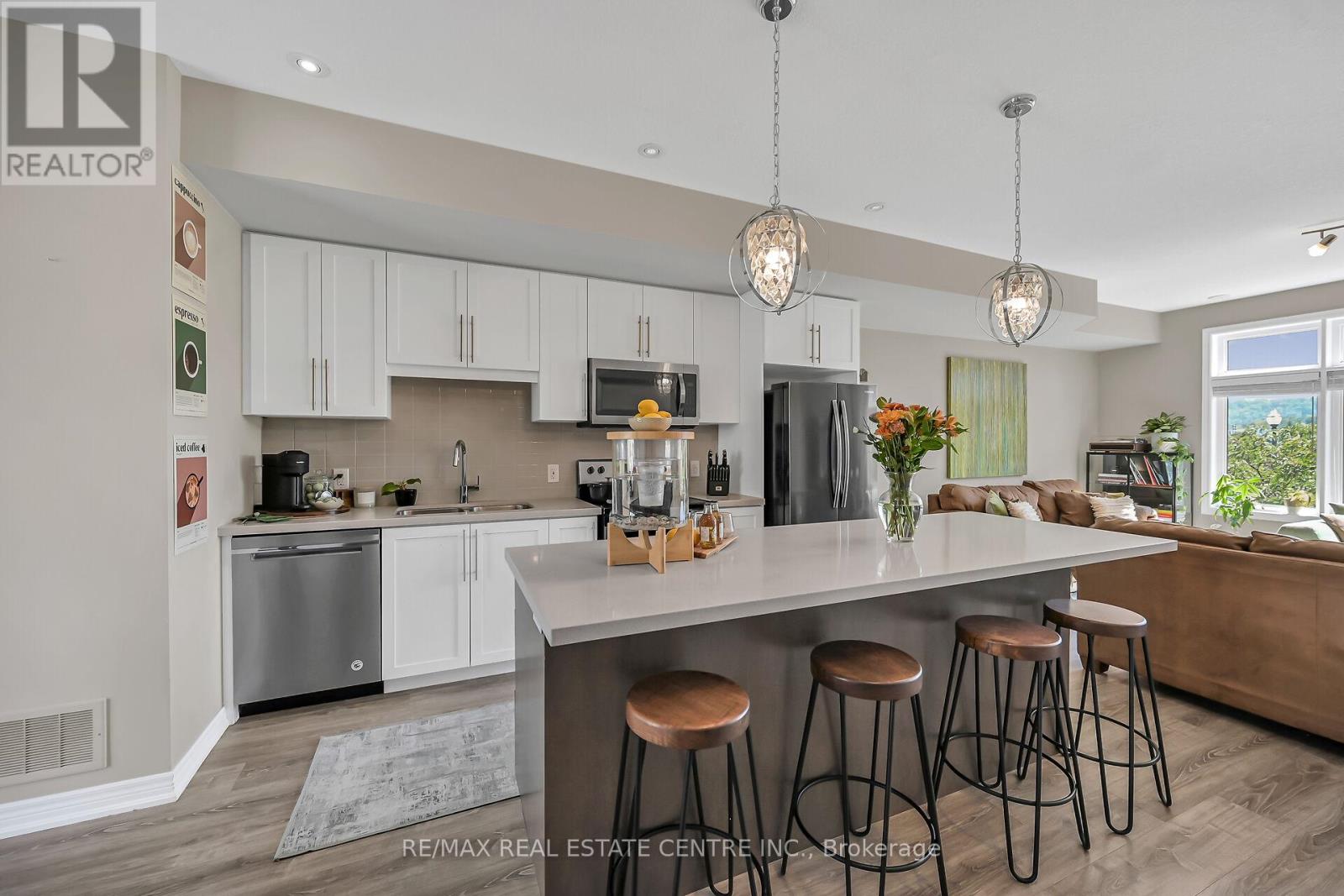 61 Esplanade Lane, Grimsby, Ontario  L3M 0H2 - Photo 12 - X12502090