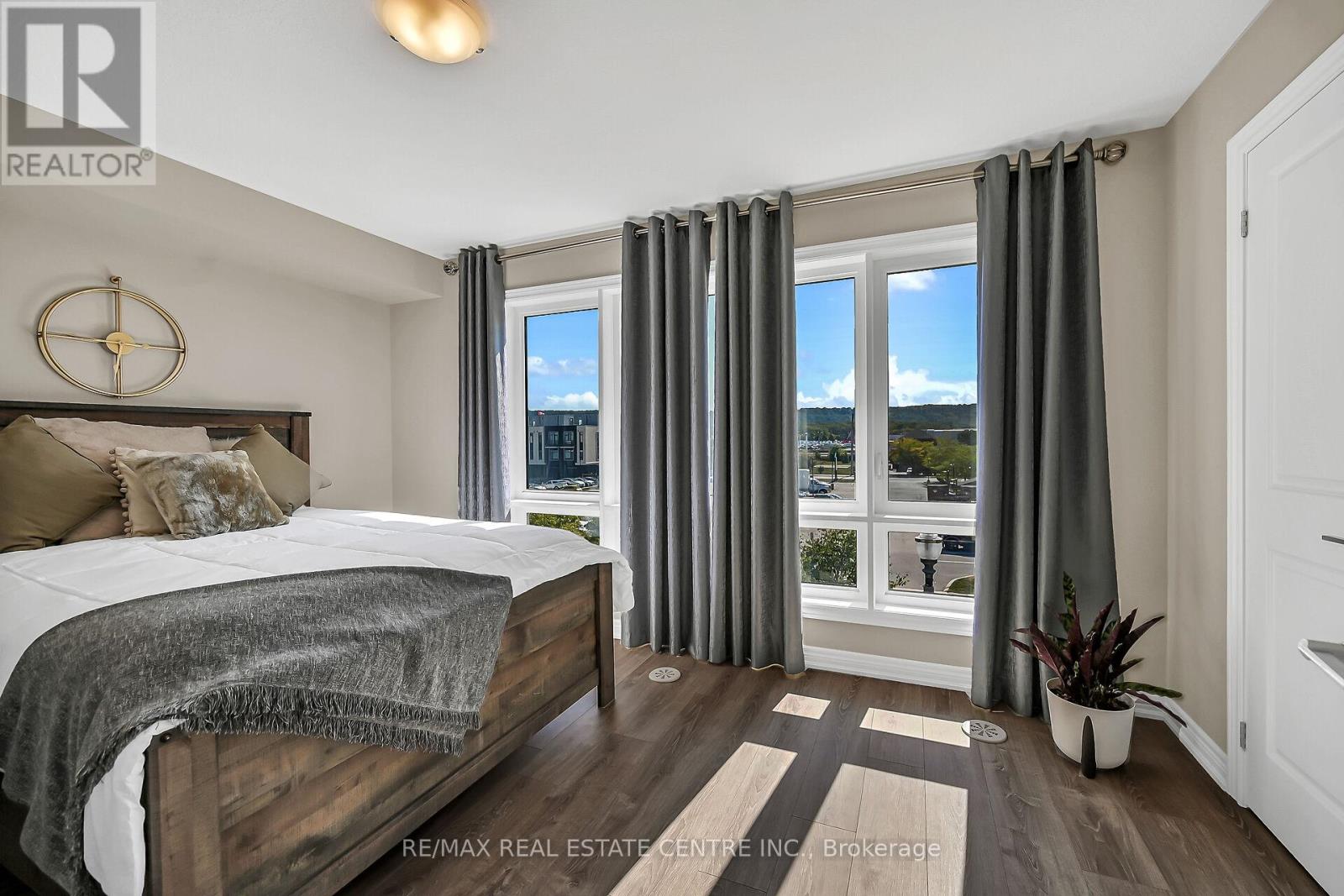 61 Esplanade Lane, Grimsby, Ontario  L3M 0H2 - Photo 26 - X12502090