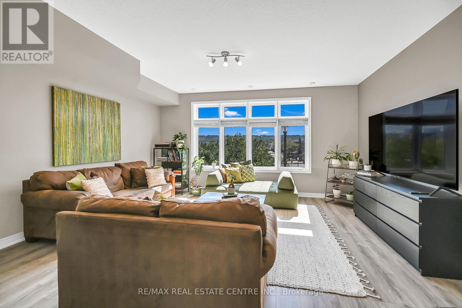 61 Esplanade Lane, Grimsby, Ontario  L3M 0H2 - Photo 6 - X12502090