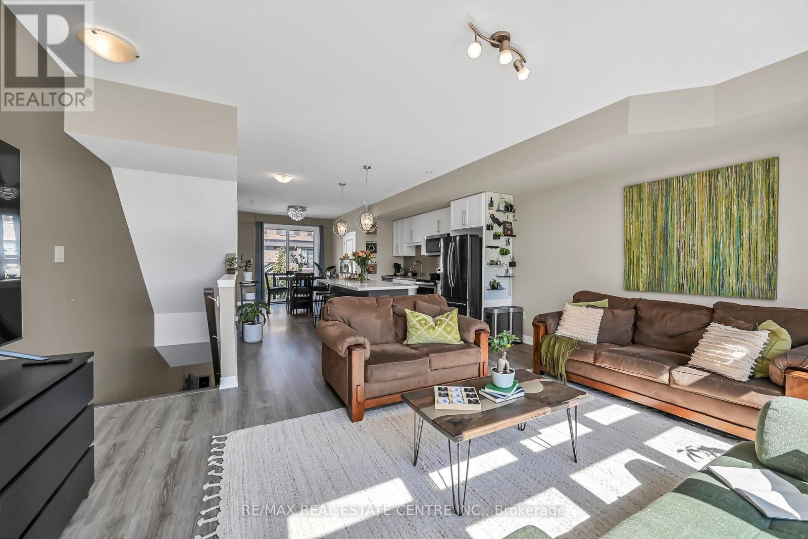 61 Esplanade Lane, Grimsby, Ontario  L3M 0H2 - Photo 7 - X12502090