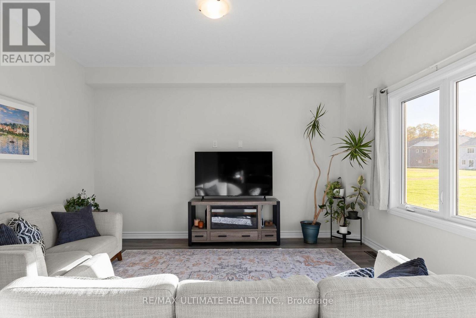 340 Mceachern Lane, Gravenhurst, Ontario  P1P 0H8 - Photo 8 - X12502130