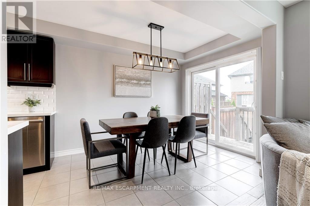 172 Westbank Trail, Hamilton, Ontario  L8J 0H3 - Photo 12 - X12502144