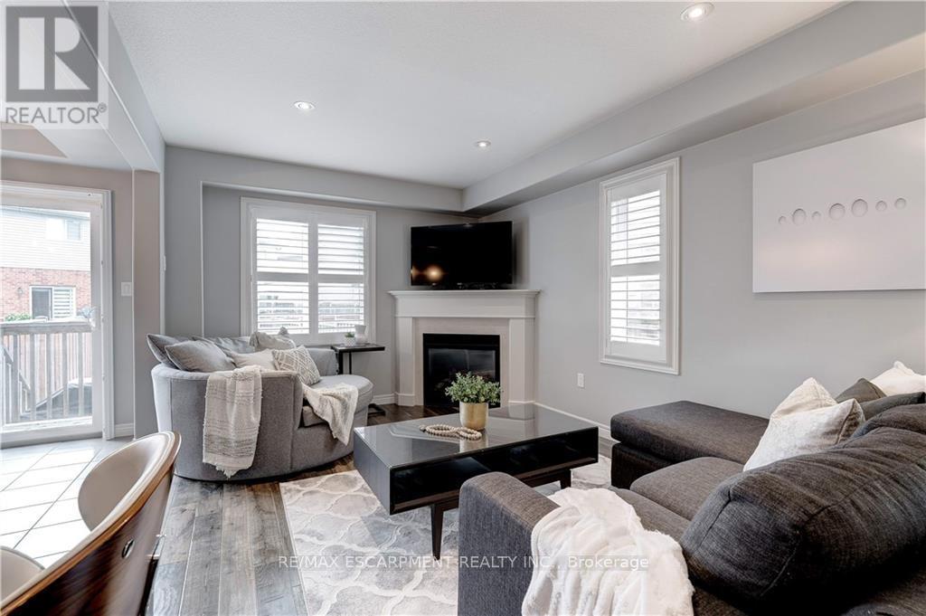 172 Westbank Trail, Hamilton, Ontario  L8J 0H3 - Photo 17 - X12502144