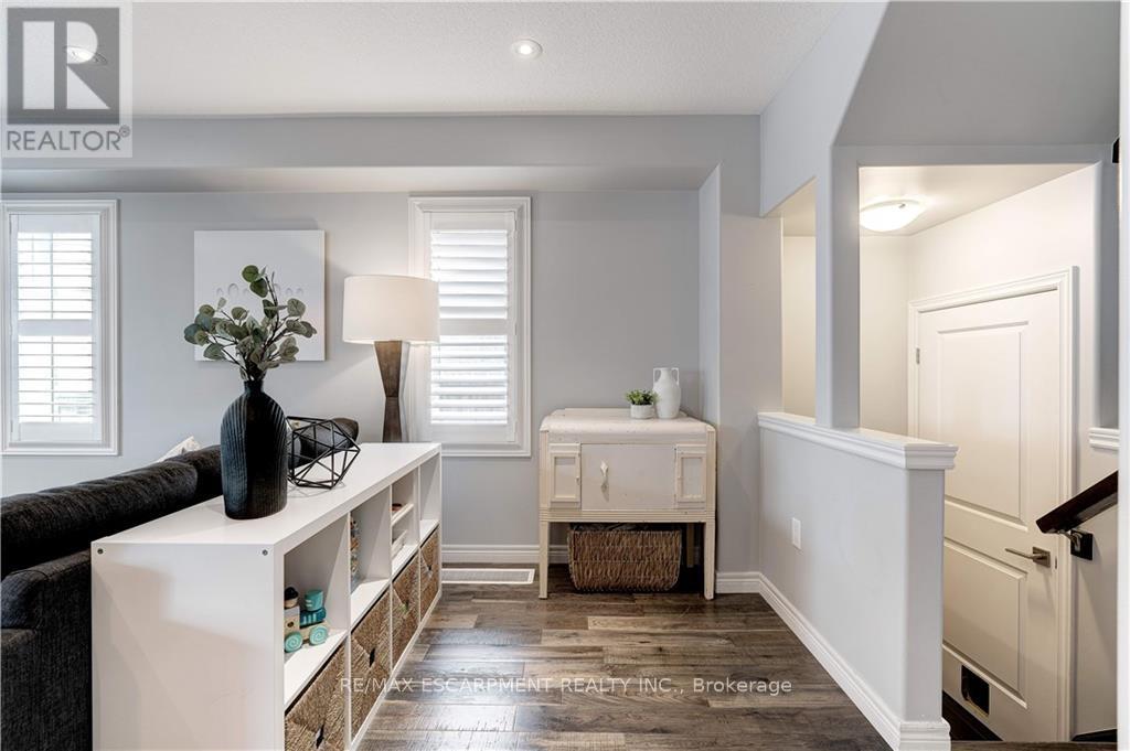 172 Westbank Trail, Hamilton, Ontario  L8J 0H3 - Photo 22 - X12502144