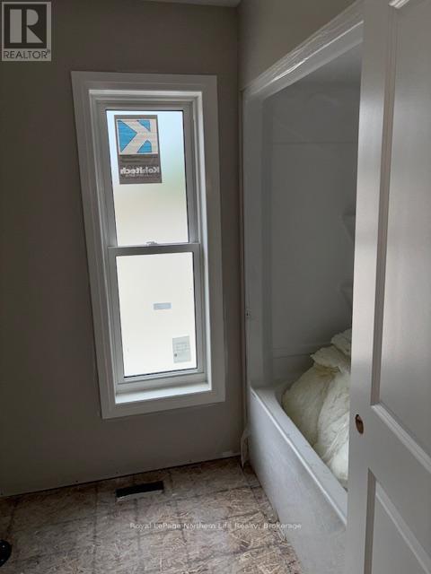 16 Meadow Wood Court, North Bay, Ontario  P1A 4L5 - Photo 6 - X12421632