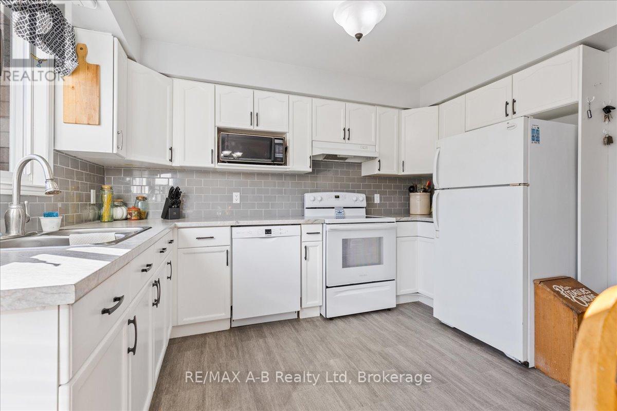 27 - 20 Southvale Road, St. Marys, Ontario  N4A 1E9 - Photo 13 - X12467505