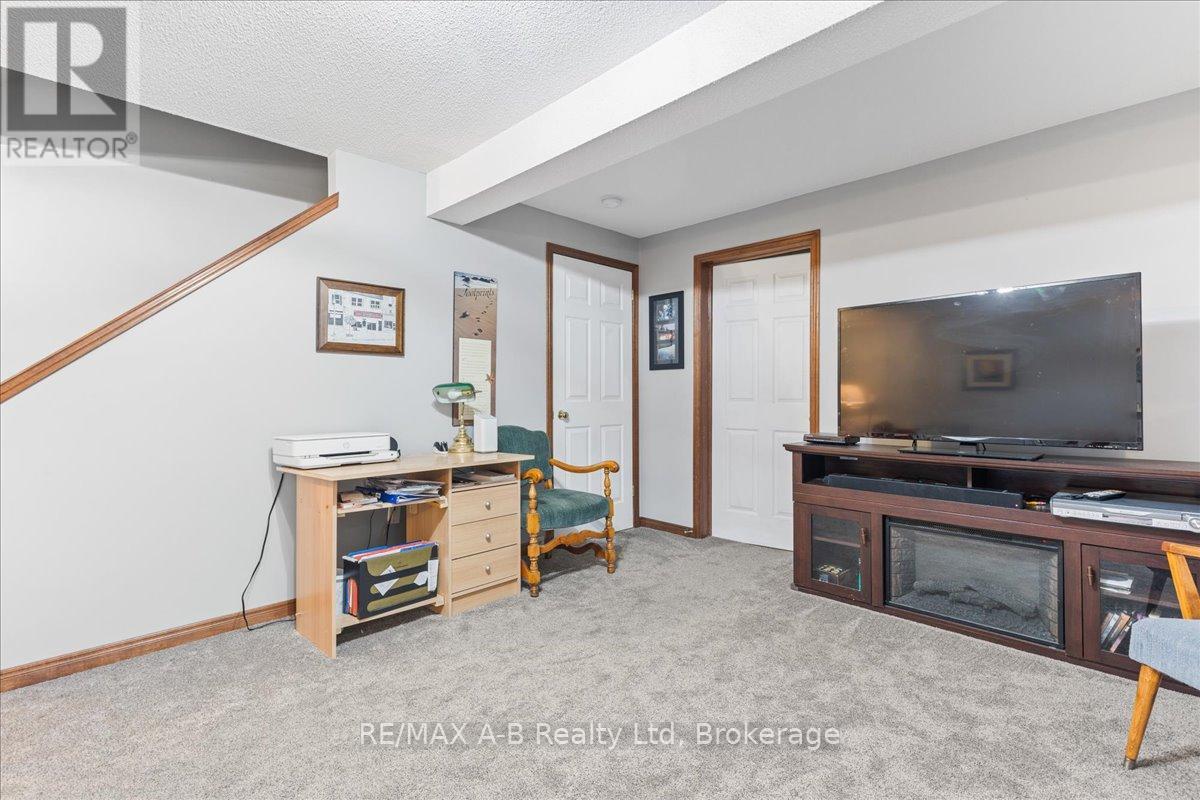 27 - 20 Southvale Road, St. Marys, Ontario  N4A 1E9 - Photo 29 - X12467505