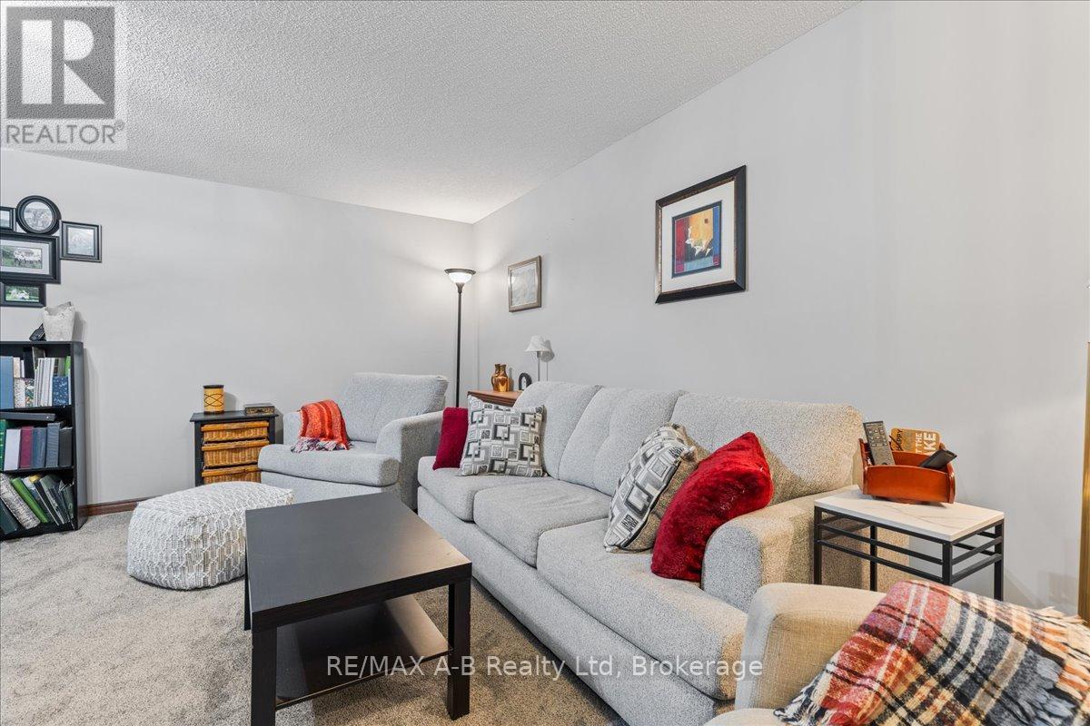 27 - 20 Southvale Road, St. Marys, Ontario  N4A 1E9 - Photo 28 - X12467505