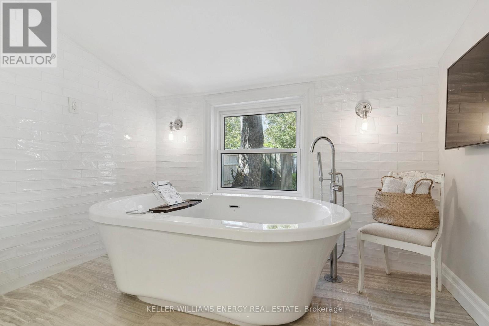 141 Cedar Crest Beach Road, Clarington, Ontario  L1C 3K3 - Photo 14 - E12397075