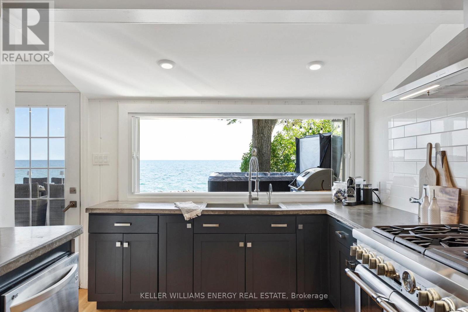 141 Cedar Crest Beach Road, Clarington, Ontario  L1C 3K3 - Photo 9 - E12397075