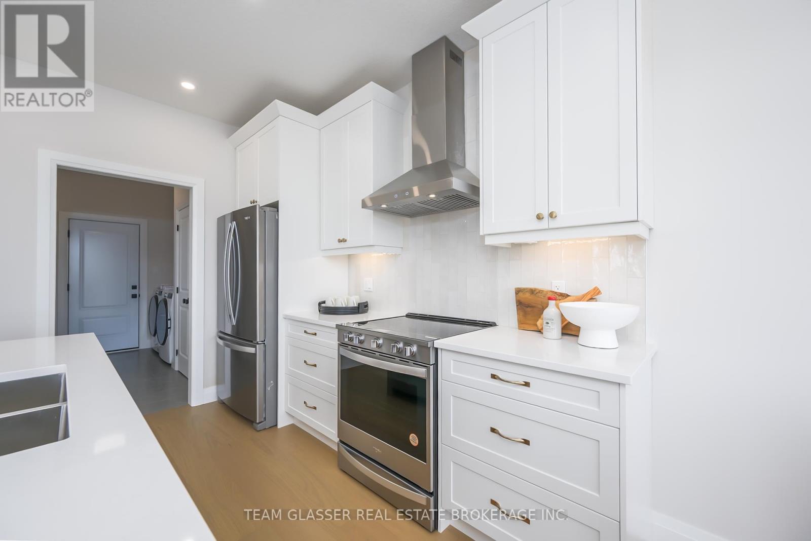 72 Allister Drive, Middlesex Centre, Ontario  N0L 1R0 - Photo 11 - X12437311