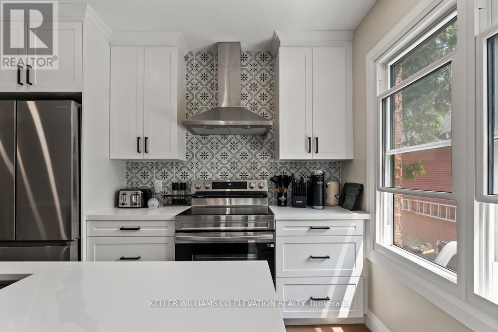 493 Crosby Avenue, Burlington, Ontario  L7R 2R6 - Photo 17 - W12462671