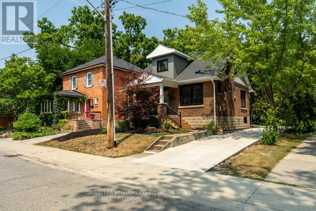 493 Crosby Avenue, Burlington, Ontario  L7R 2R6 - Photo 4 - W12462671