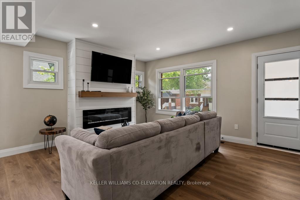 493 Crosby Avenue, Burlington, Ontario  L7R 2R6 - Photo 8 - W12462671