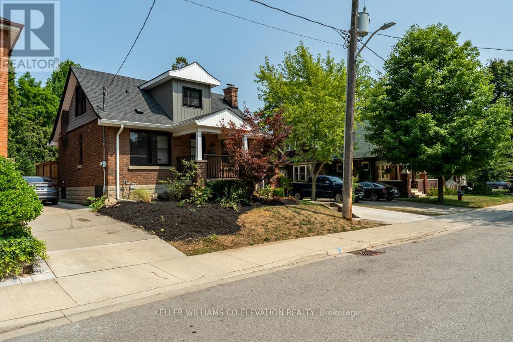 493 Crosby Avenue, Burlington, Ontario  L7R 2R6 - Photo 3 - W12462671