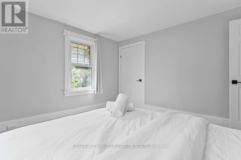 39 Court Street N, Milton (Om Old Milton), Ontario  L9T 2S2 - Photo 23 - W12462676