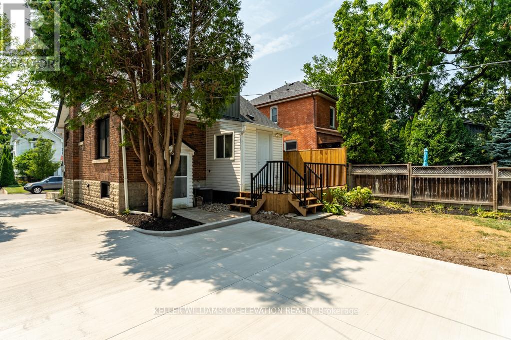 493 Crosby Avenue, Burlington, Ontario  L7R 2R6 - Photo 33 - W12462671