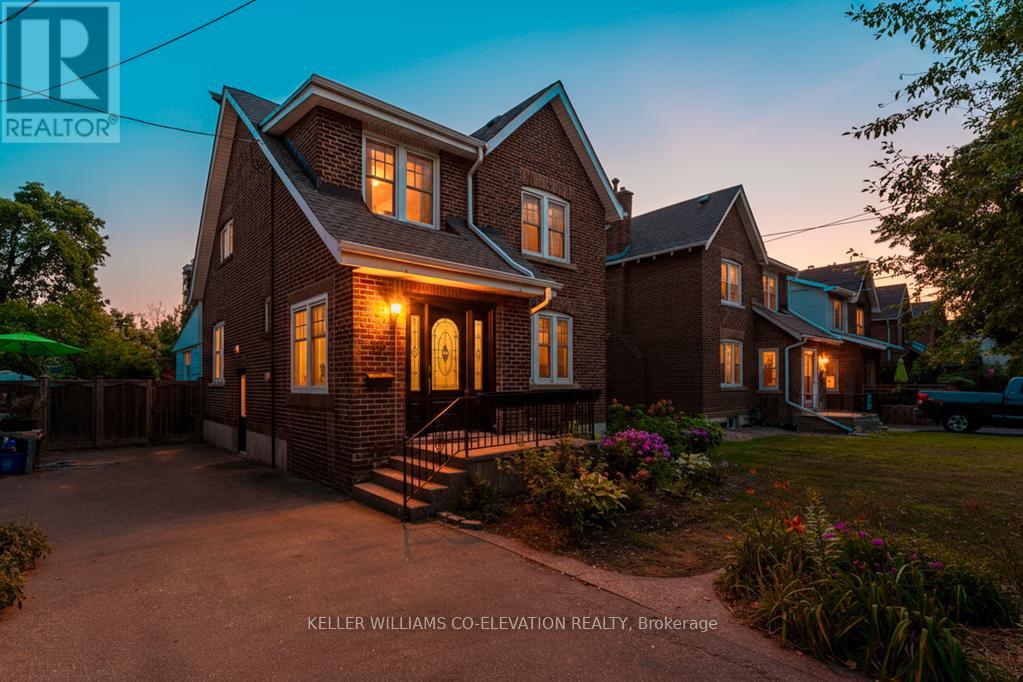 39 COURT STREET N, milton (om old milton), Ontario