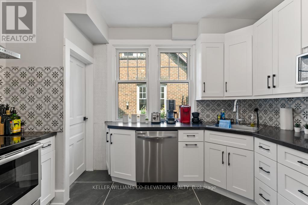 39 Court Street N, Milton (Om Old Milton), Ontario  L9T 2S2 - Photo 17 - W12462676