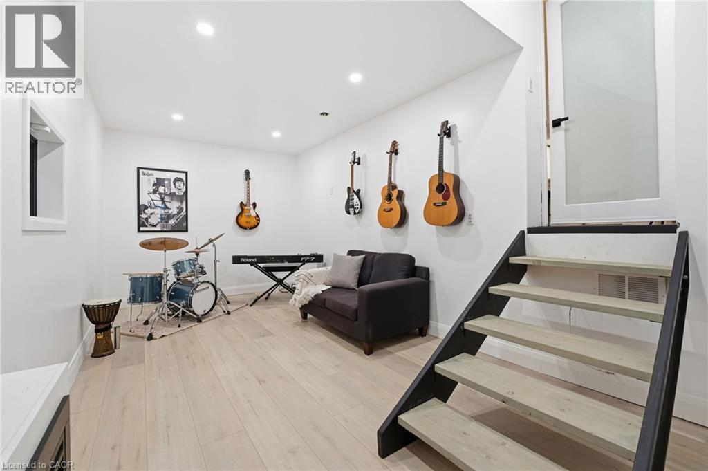 24 Cloverhill Road, Hamilton, Ontario  L9C 3L5 - Photo 15 - 40785049