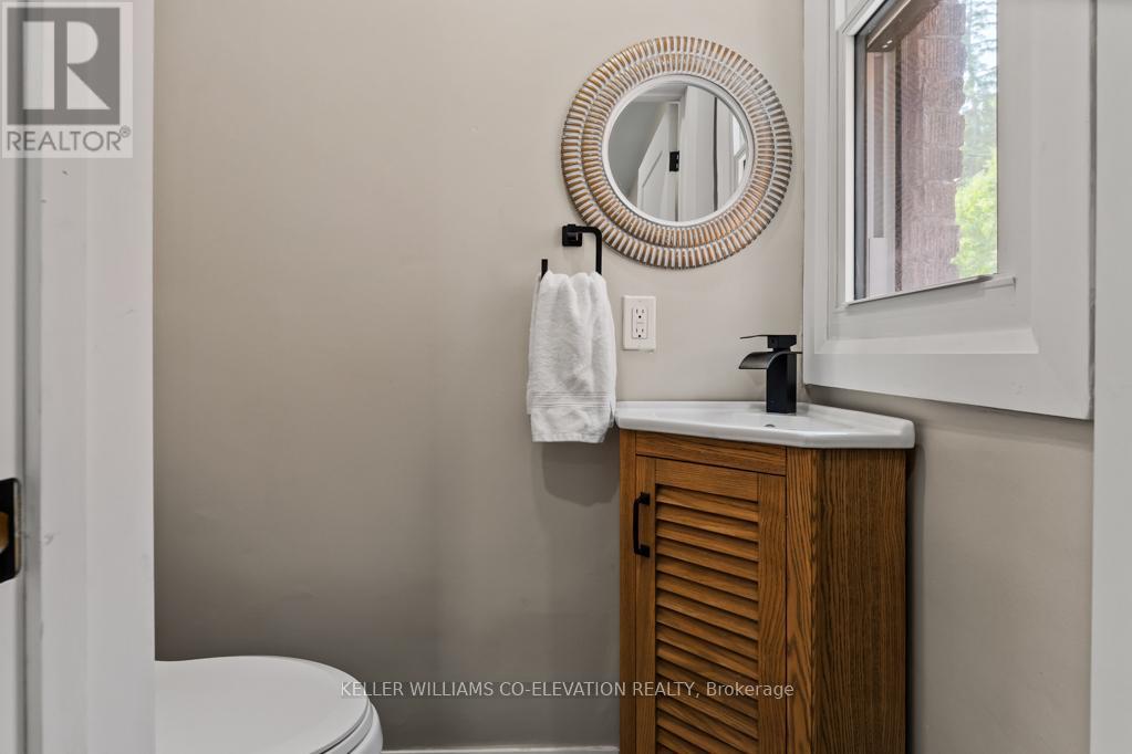 493 Crosby Avenue, Burlington, Ontario  L7R 2R6 - Photo 23 - W12462671