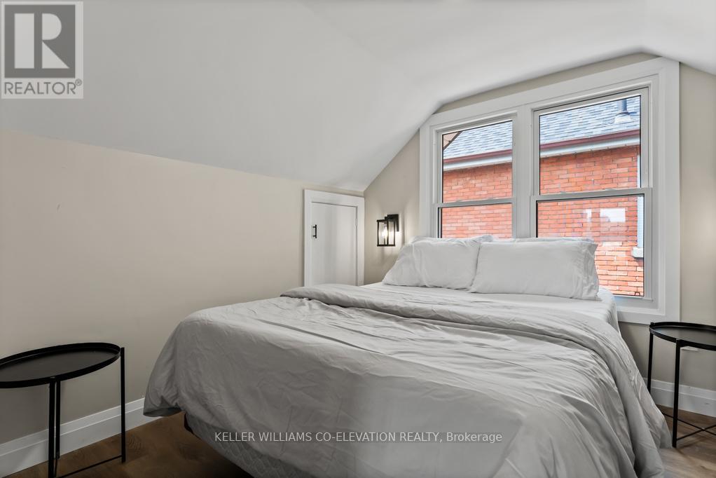 493 Crosby Avenue, Burlington, Ontario  L7R 2R6 - Photo 25 - W12462671