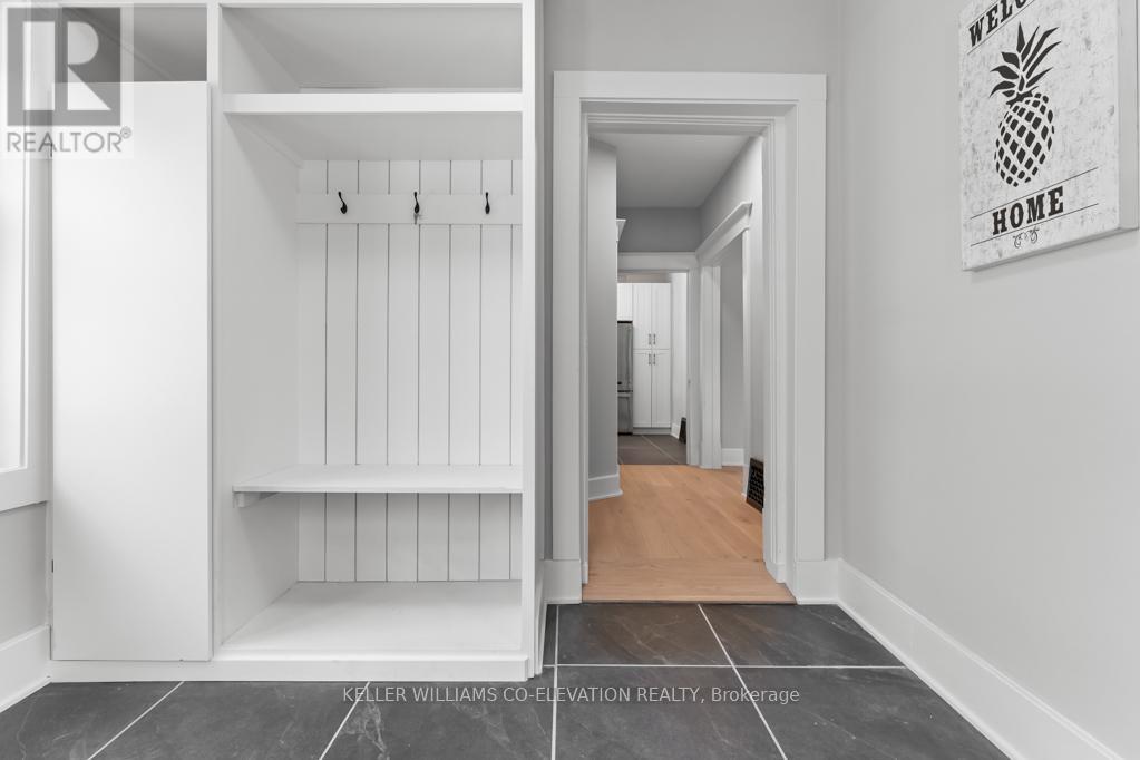 39 Court Street N, Milton (Om Old Milton), Ontario  L9T 2S2 - Photo 8 - W12462676