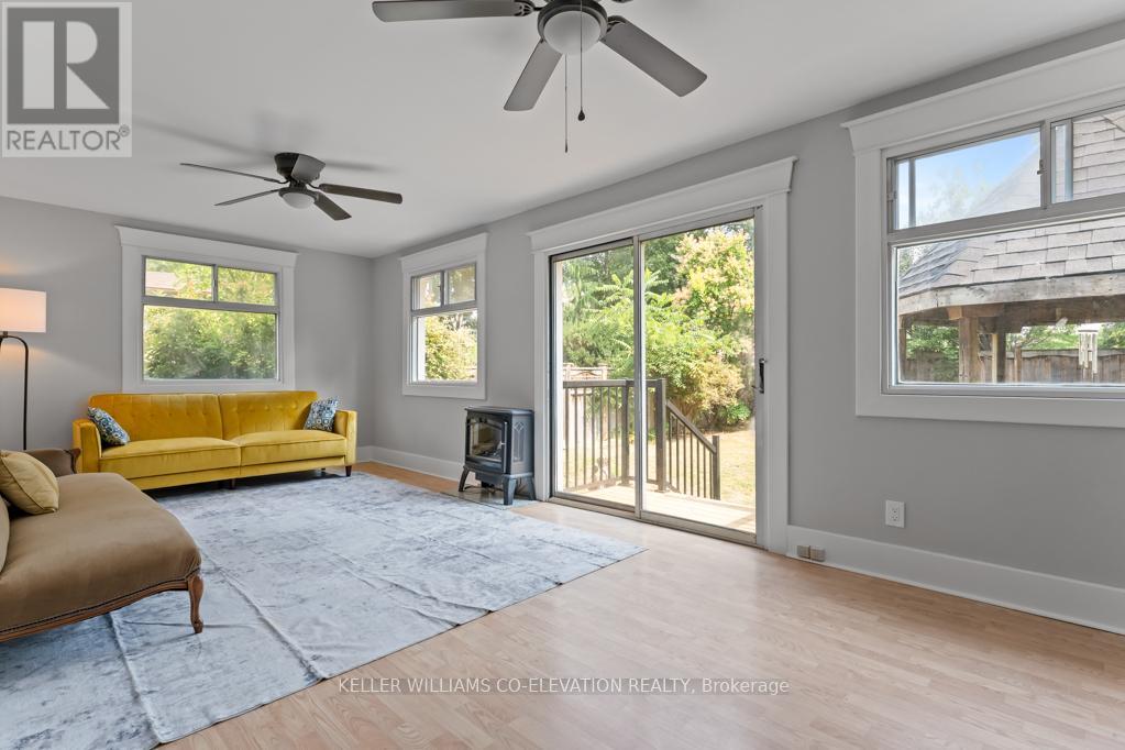 39 Court Street N, Milton (Om Old Milton), Ontario  L9T 2S2 - Photo 14 - W12462676