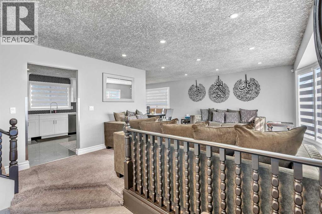 351 Templevale Place Ne, Calgary, Alberta  T1Y 4V8 - Photo 3 - A2260880
