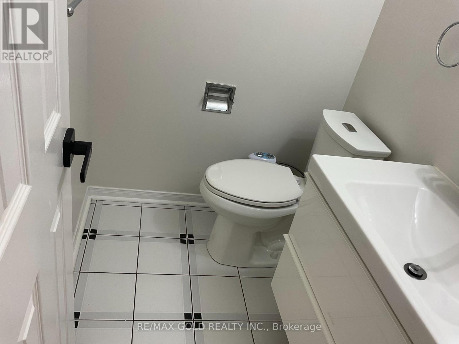 16 Woodsend Run Road, Brampton, Ontario  L6Y 4G8 - Photo 14 - W12496020