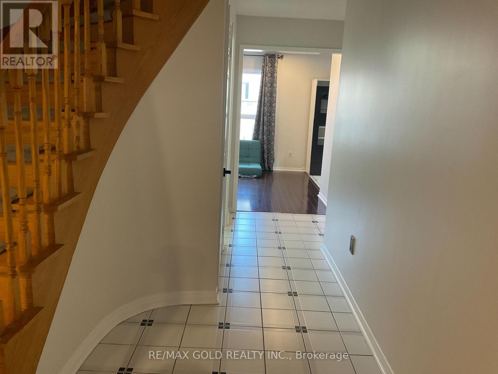 16 Woodsend Run Road, Brampton, Ontario  L6Y 4G8 - Photo 13 - W12496020