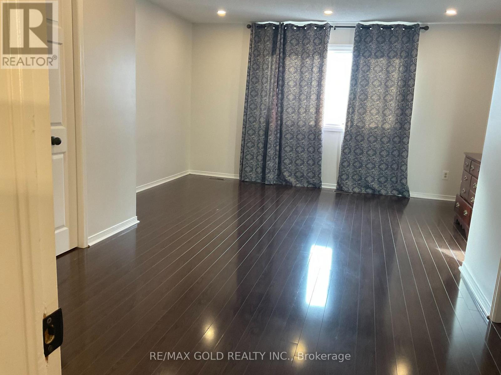 16 Woodsend Run Road, Brampton, Ontario  L6Y 4G8 - Photo 17 - W12496020