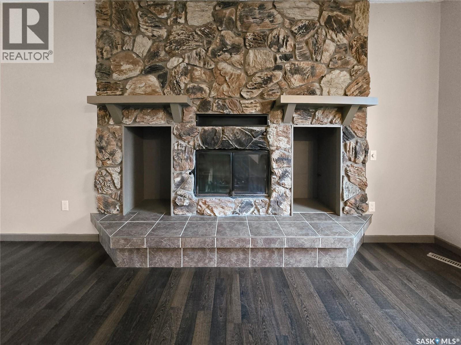 304 Eberts Street, Indian Head, Saskatchewan  S0G 2K0 - Photo 7 - SK022154