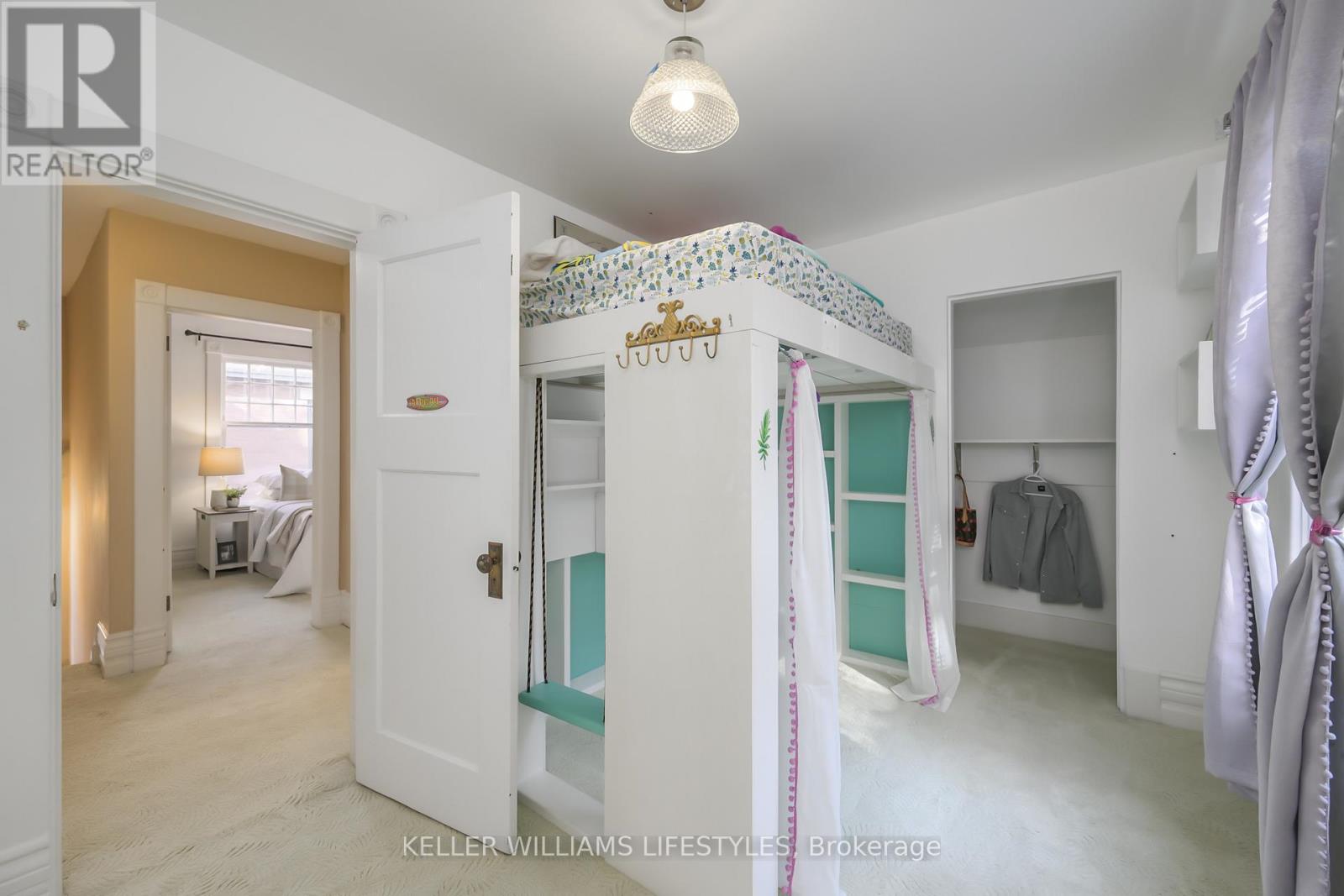 Photo 32 of 48 for 40 Gerrard Street