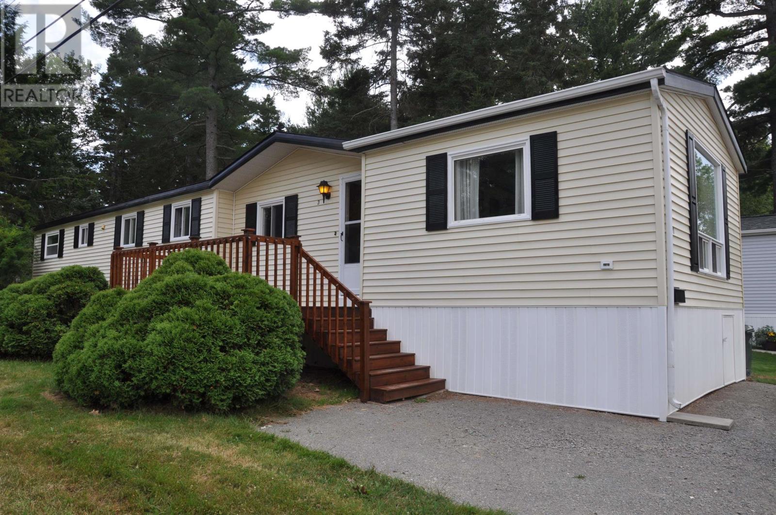 3 Patricia Drive, New Minas, Nova Scotia  B4N 5L3 - Photo 3 - 202518921