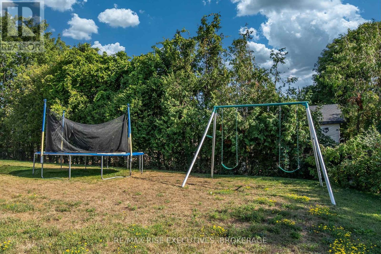 1779 Floyd Avenue, Kingston (City North Of 401), Ontario  K7L 4V4 - Photo 44 - X12502310