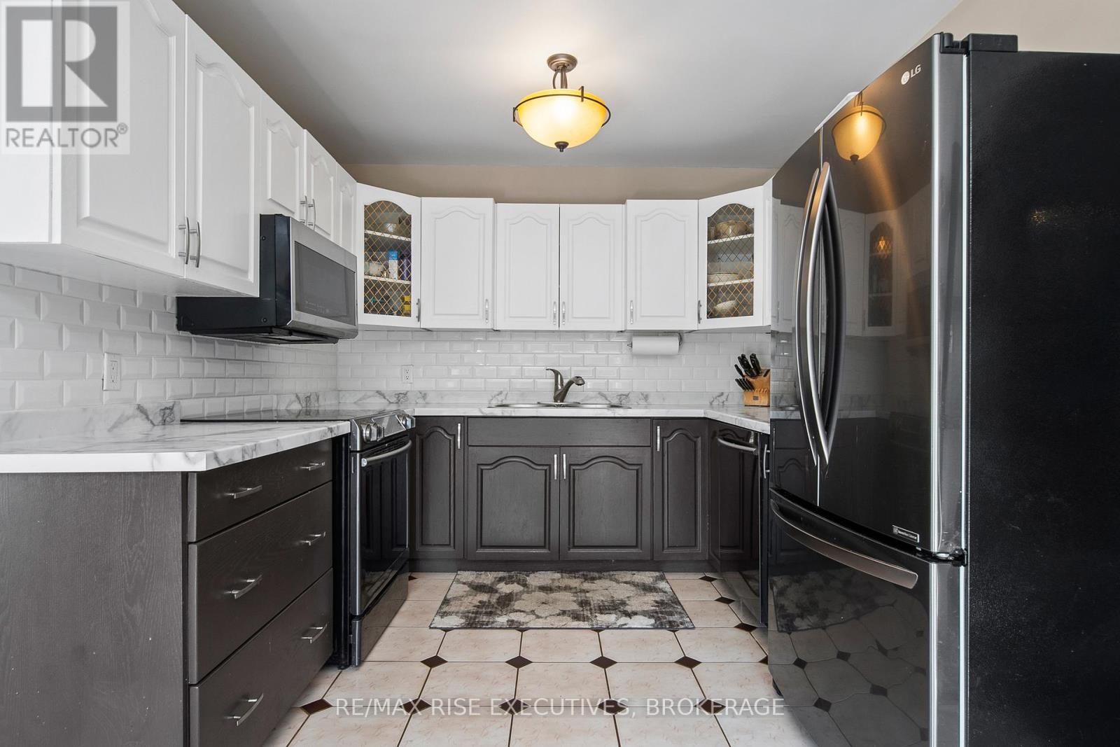 1779 Floyd Avenue, Kingston (City North Of 401), Ontario  K7L 4V4 - Photo 8 - X12502310